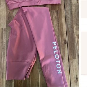 Peloton Show Up Leggings